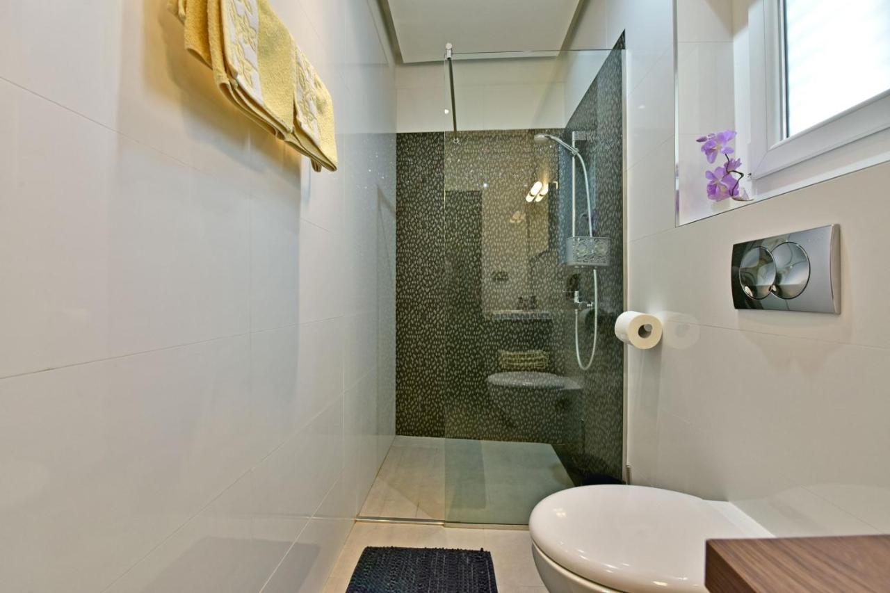 Apartments House Anna For Max 13 Persons In Porec, Pet Friendly Exterior foto