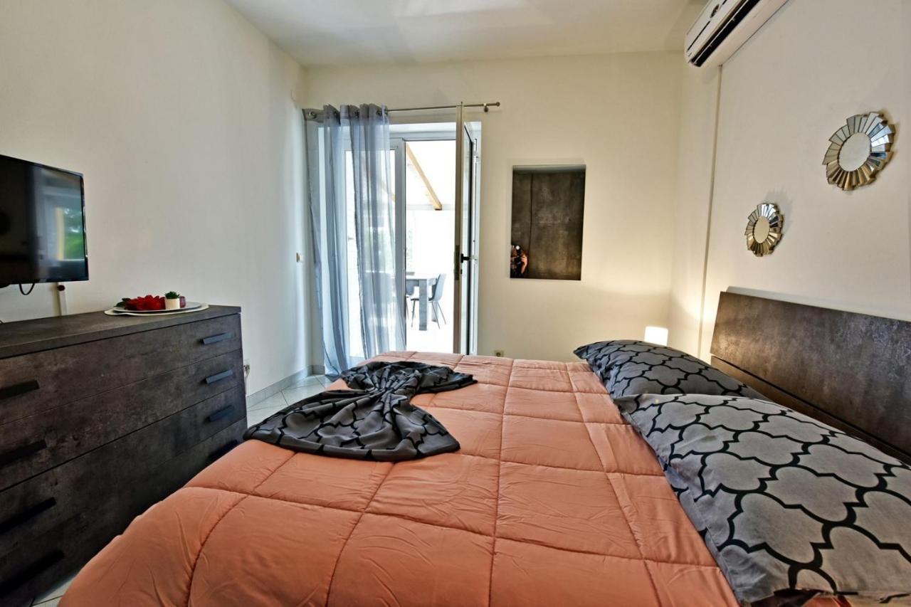Apartments House Anna For Max 13 Persons In Porec, Pet Friendly Exterior foto